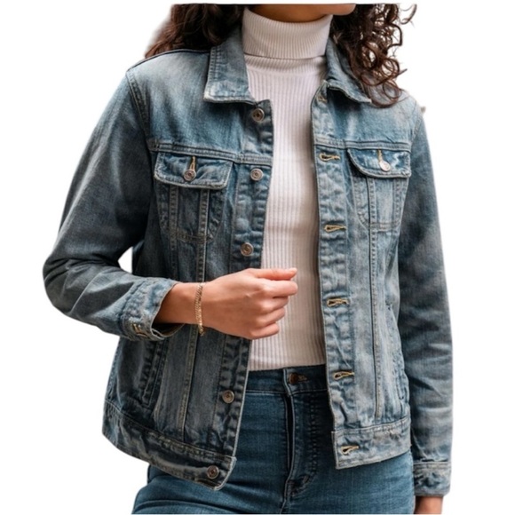Old Navy Size Small Denim Jean Jacket. - Picture 1 of 7